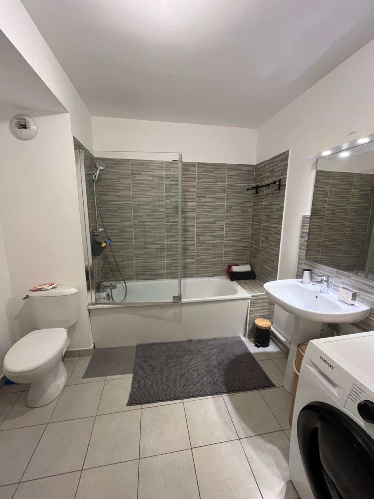 Cosy Proche Paris Apartment